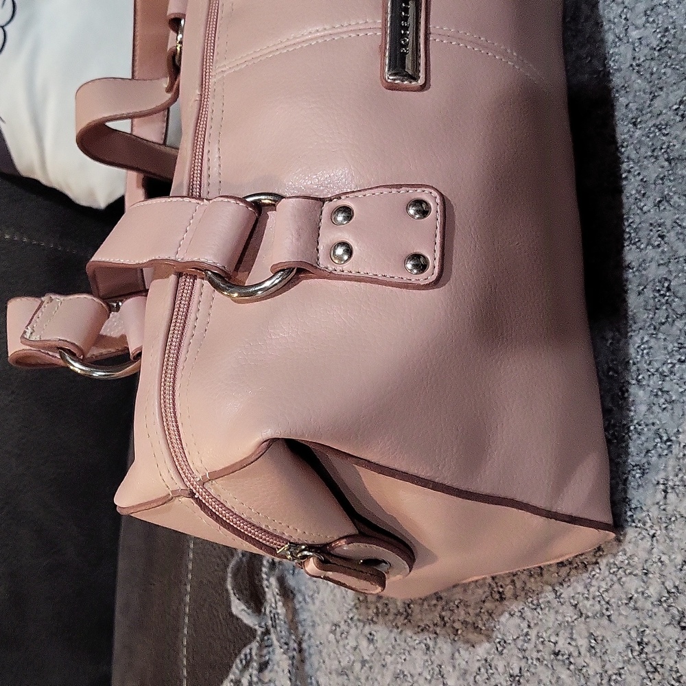 Rosetti Purse 🩷 - Picture 3 of 15